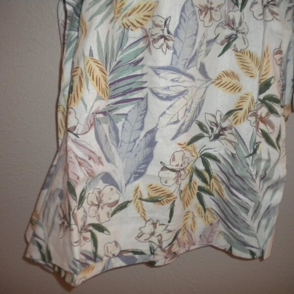 Dalia Women's Size Medium Floral Linen Blend Elastic Back Waist Shorts NWT - Picture 4 of 4